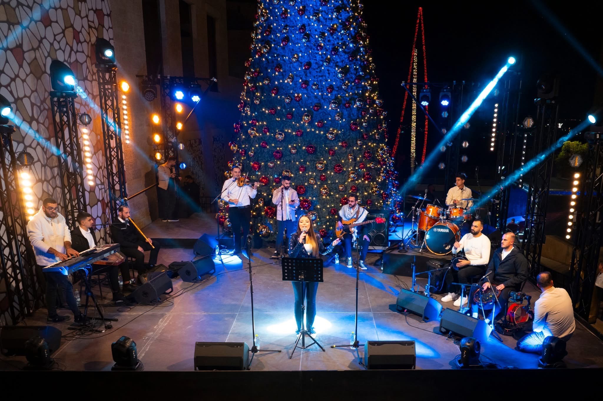 Live music on stage